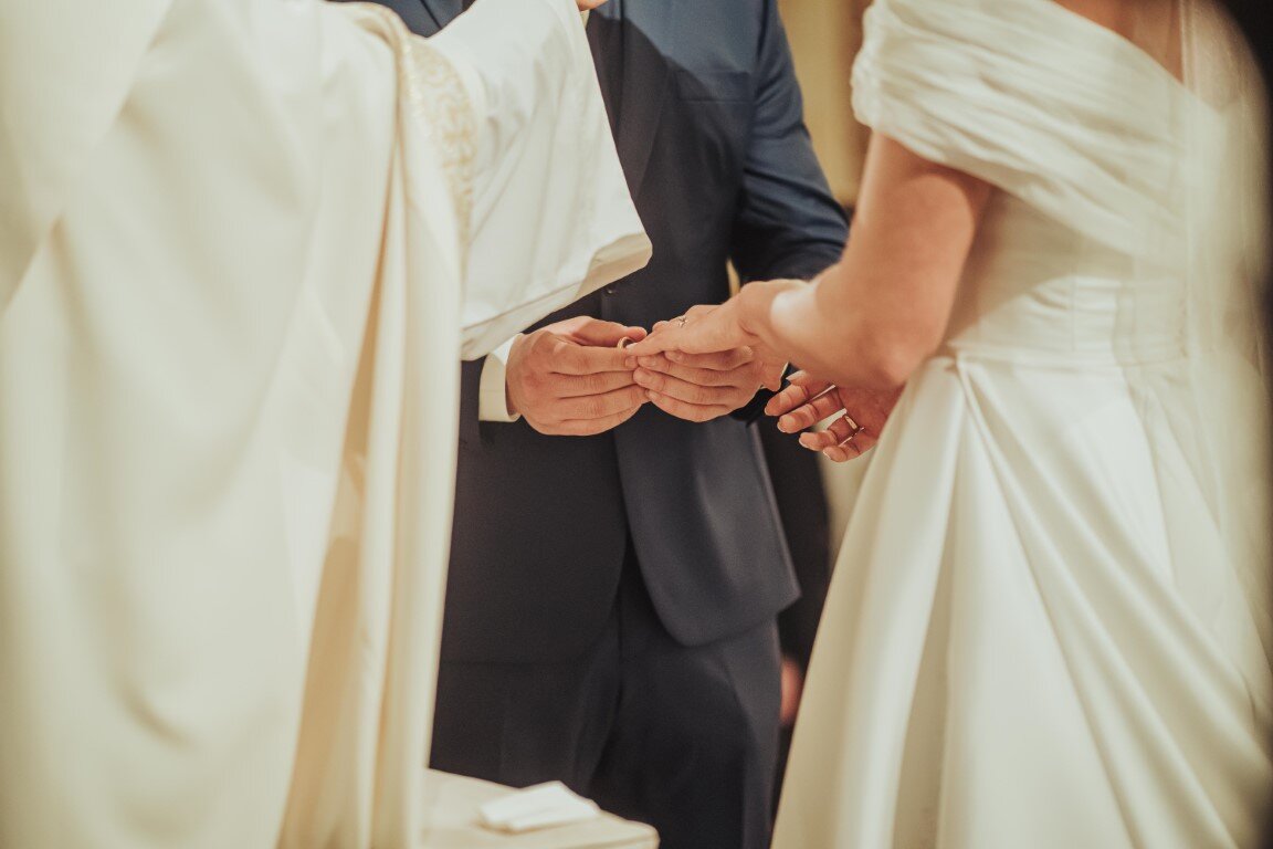 Casamento romântico: troca de alianças - Foto Franco Rossi