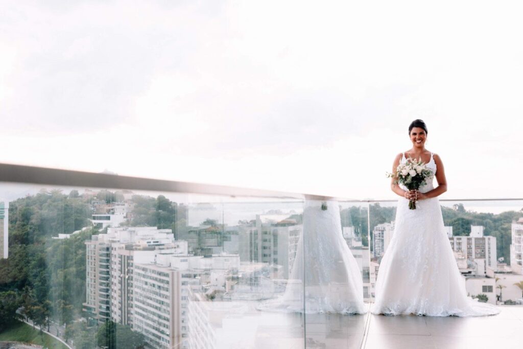 Casamento moderno: vestido da noiva - Foto Rafael Pinheiro 