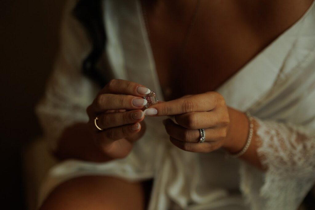Casamento rústico-chique: joias da noiva - Foto Adalberto Rodrigues