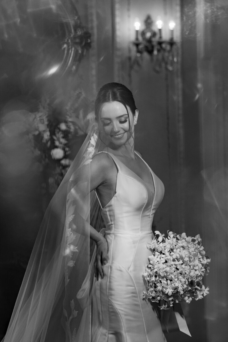 Vestido de noiva para casamento moderno estilo mini sereia | Foto: Emerson Fiuza