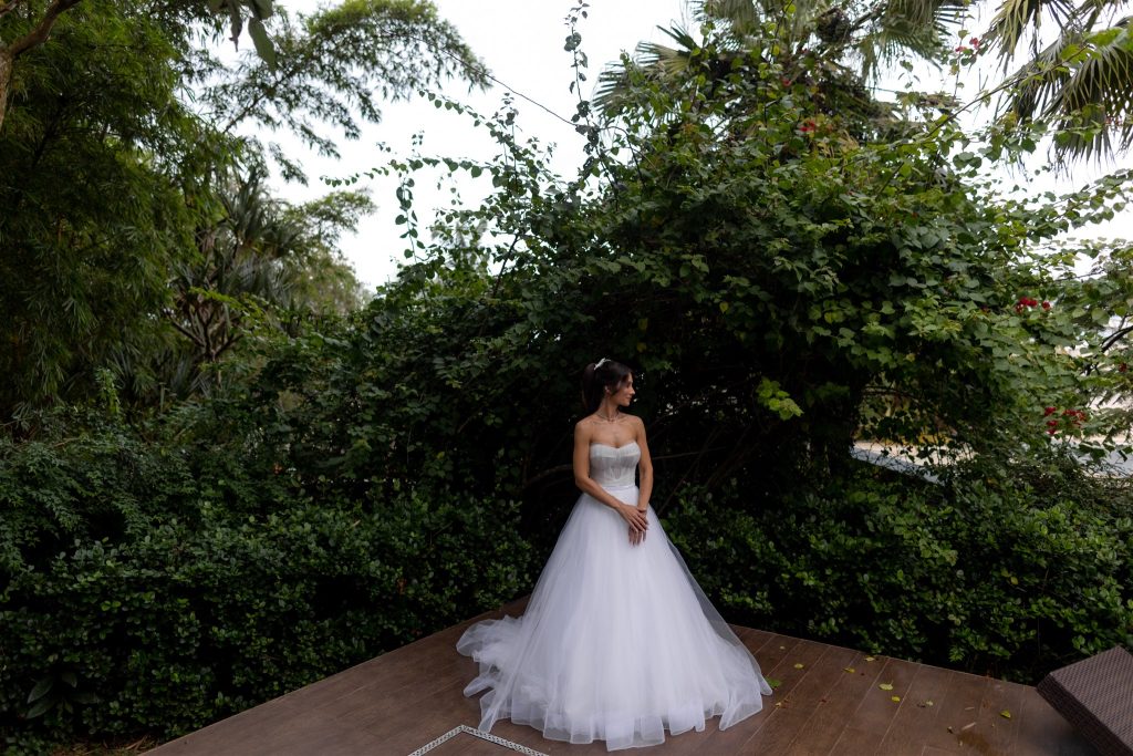 Casamento ao ar livre: fotos da noiva - Foto Julio Casanova