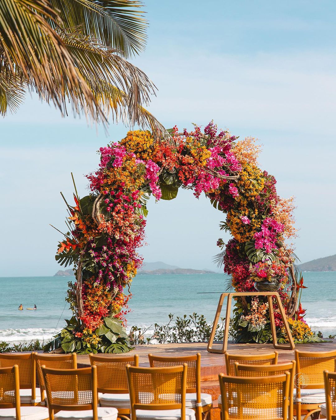 Casamento ao ar livre na praia | Cerimonial Raquel Abdu | Foto: Rafa Pinheiro Fotografia 