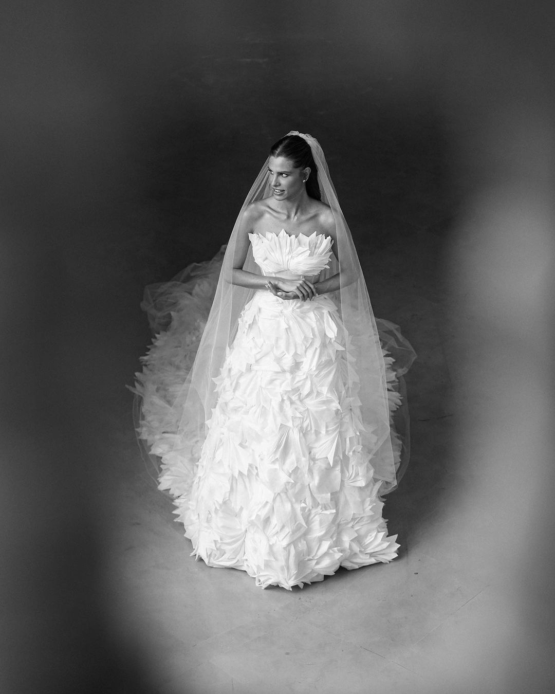 Vestido de noiva Stephanie Garcia | Foto: Oswaldo Neto.
