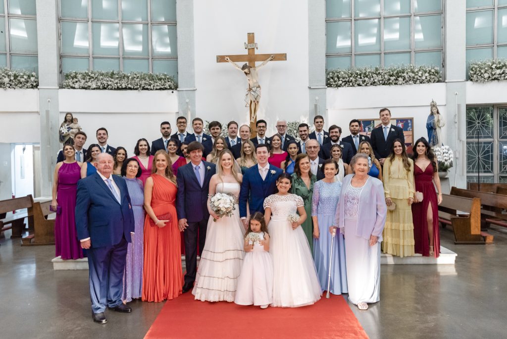 Casamento clássico: noivos e convidados - Foto Stevez