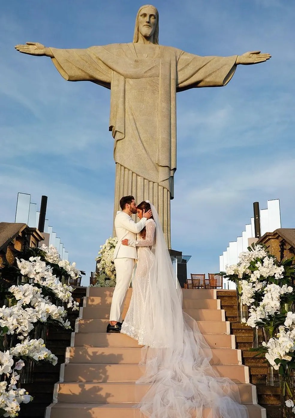Casamento Alok e Romana no Cristo Redentor | reprodução: Internet