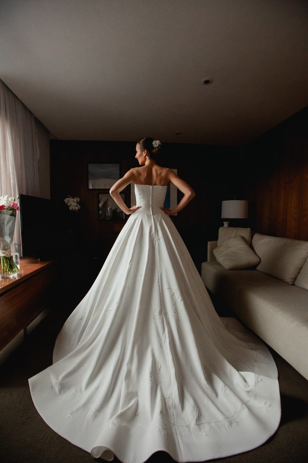 Vestido de noiva assinado por Luhana Pawlick | Foto Melqui Zago Fotografia e Pam Passos