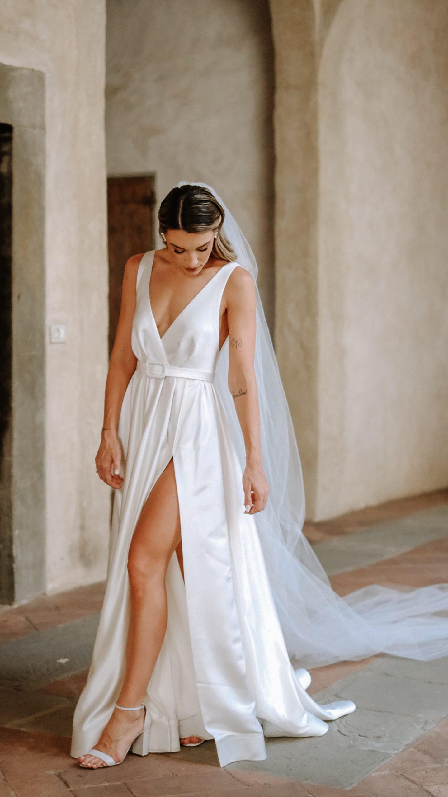 Vestido de noiva por Debora Mangabeira | Foto Alms