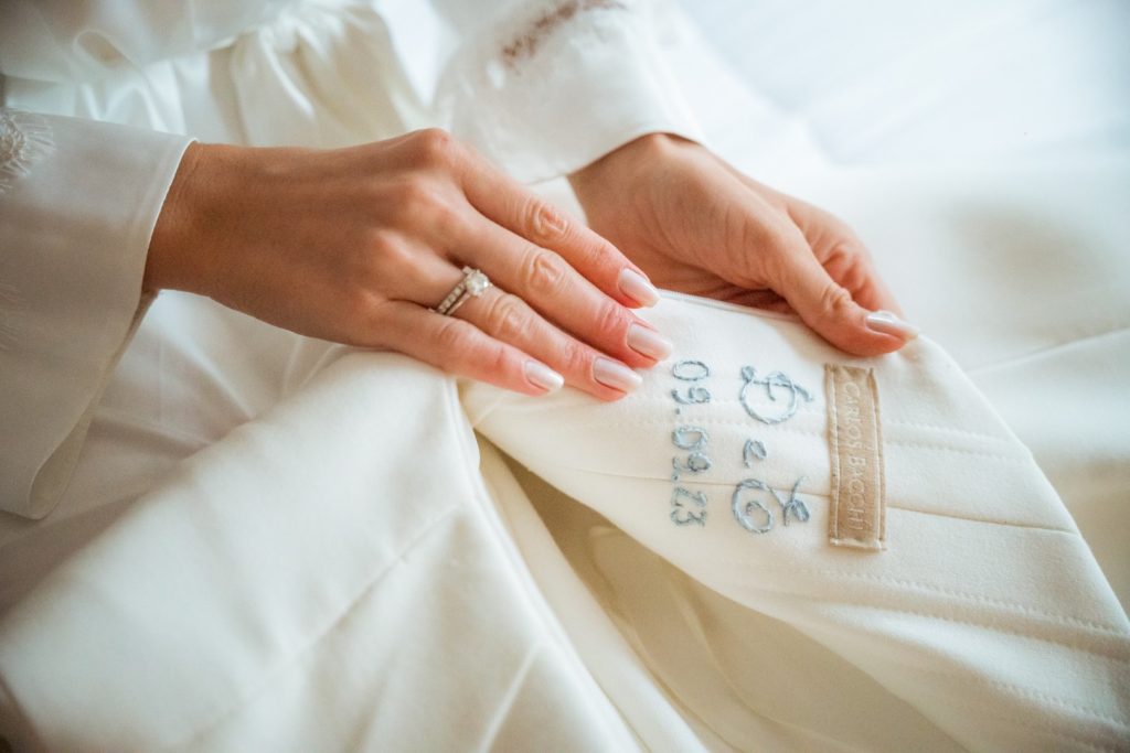 Casamento clássico: detalhes do vestido da noiva - Fotos Vinícius Credidio