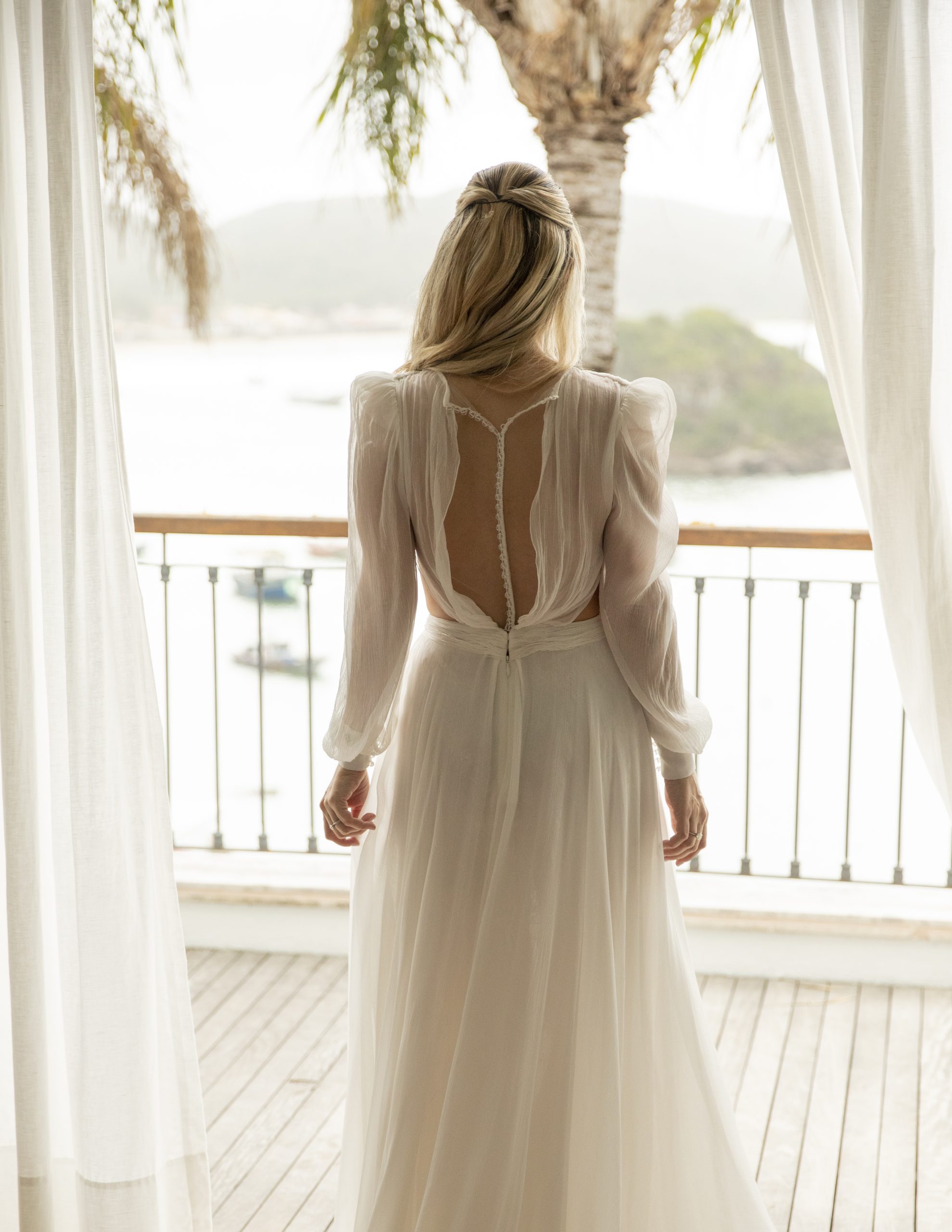 Vestido de noiva clássico e minimalista  | Foto: Rodrigo Sack