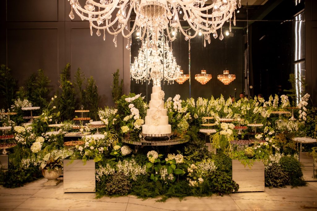 Casamento clássico: decoração da mesa de doces - Fotos Vinícius Credidio