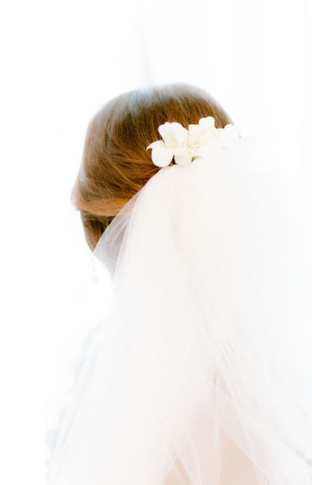 Detalhes florais no véu da noiva | Foto Dois Ramos