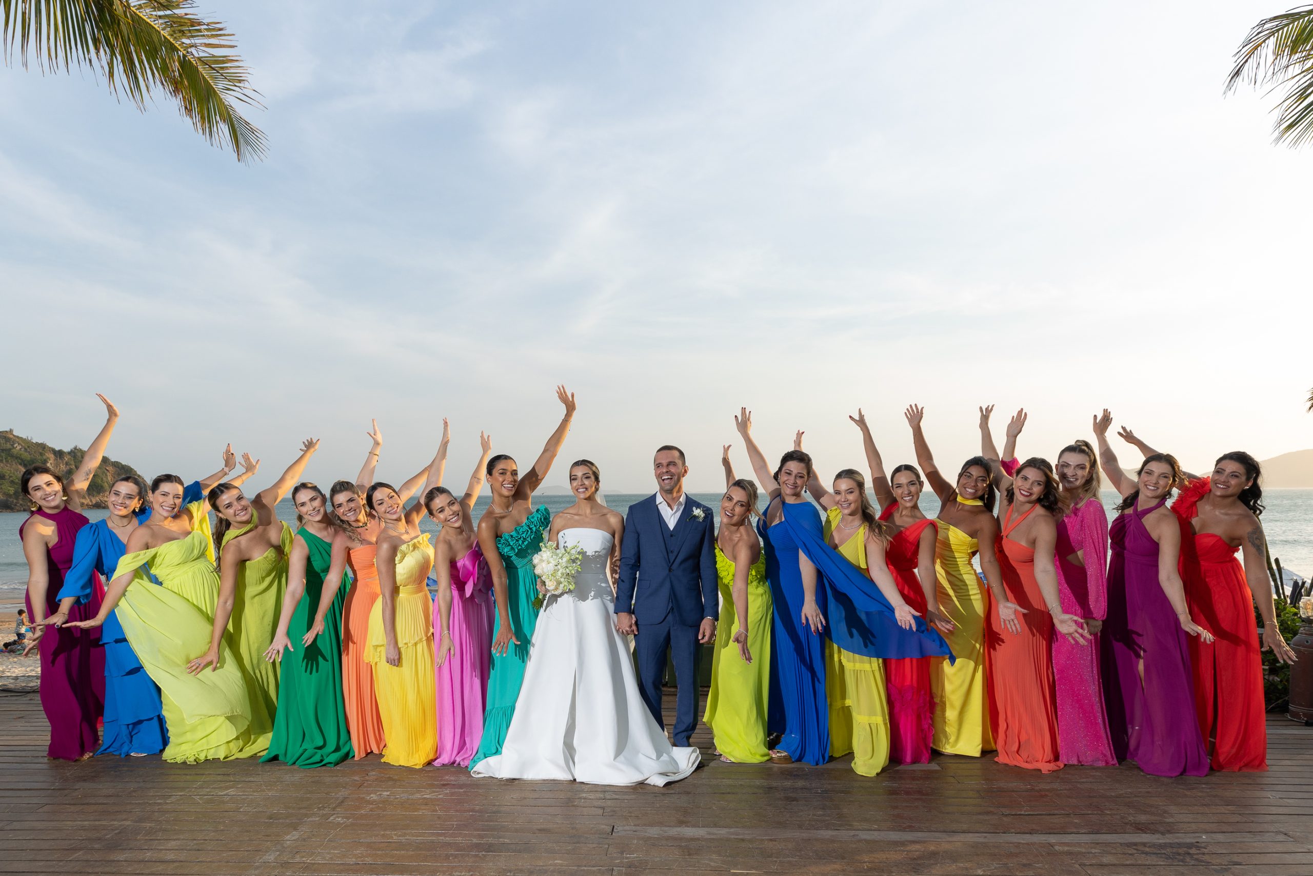 Paleta de cores vibrantes para vestidos de madrinhas | Foto: Sabrina Vasconcelos e Ayrton Prata