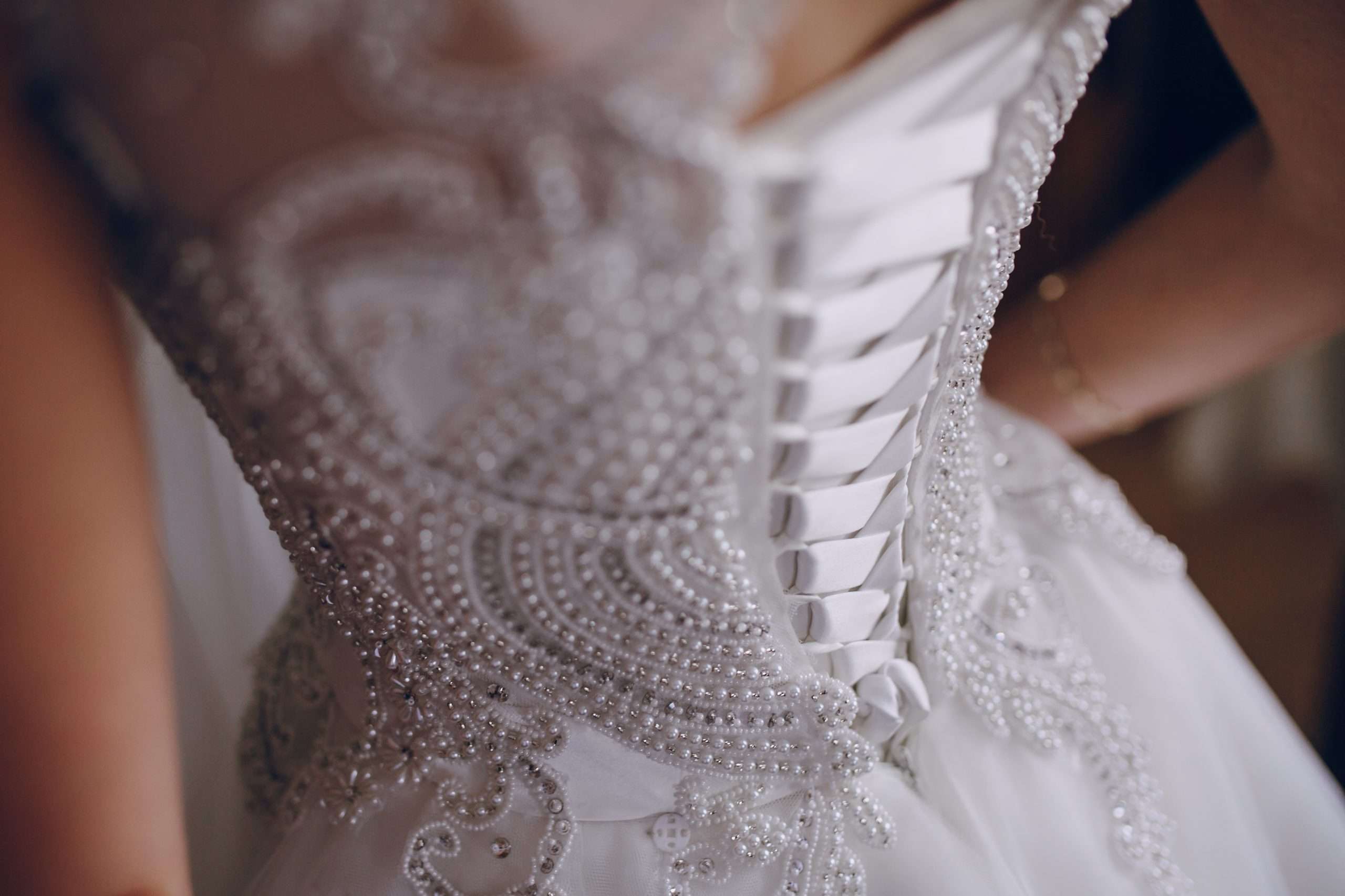 Detalhe do corset no vestido de noiva 