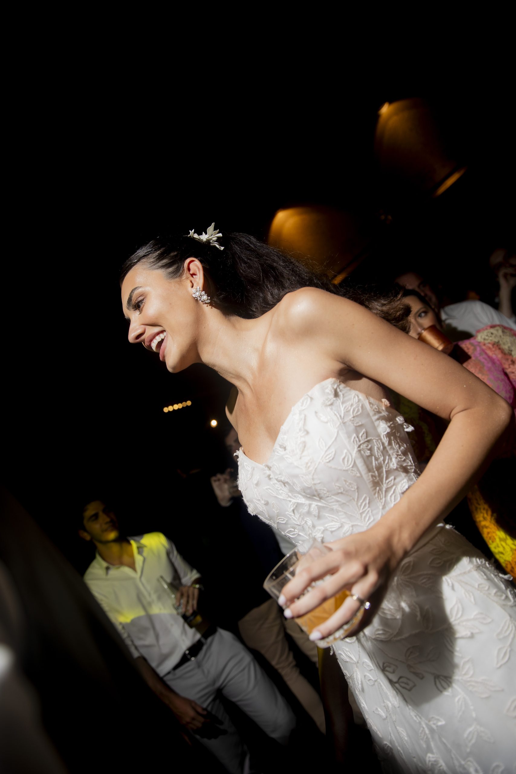 Noiva se diverte na pista de dança | Foto Rodolfo Santos