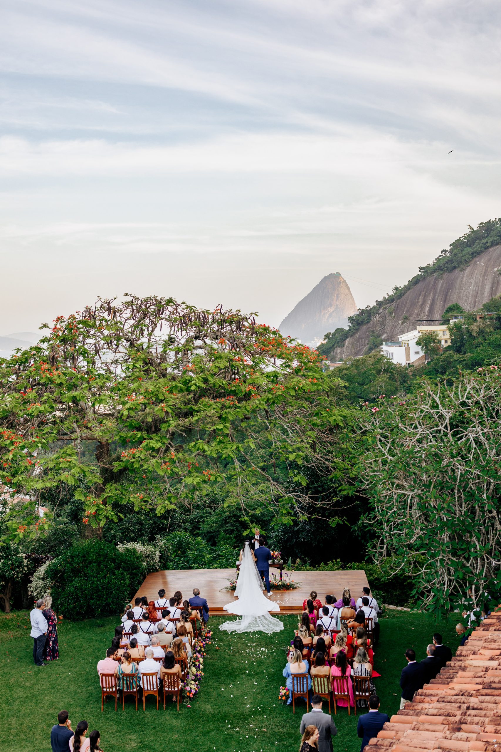 Vista panorâmica do casamento para as paisagens verdes do Rio de Janeiro | Foto: Anderson Marcelo