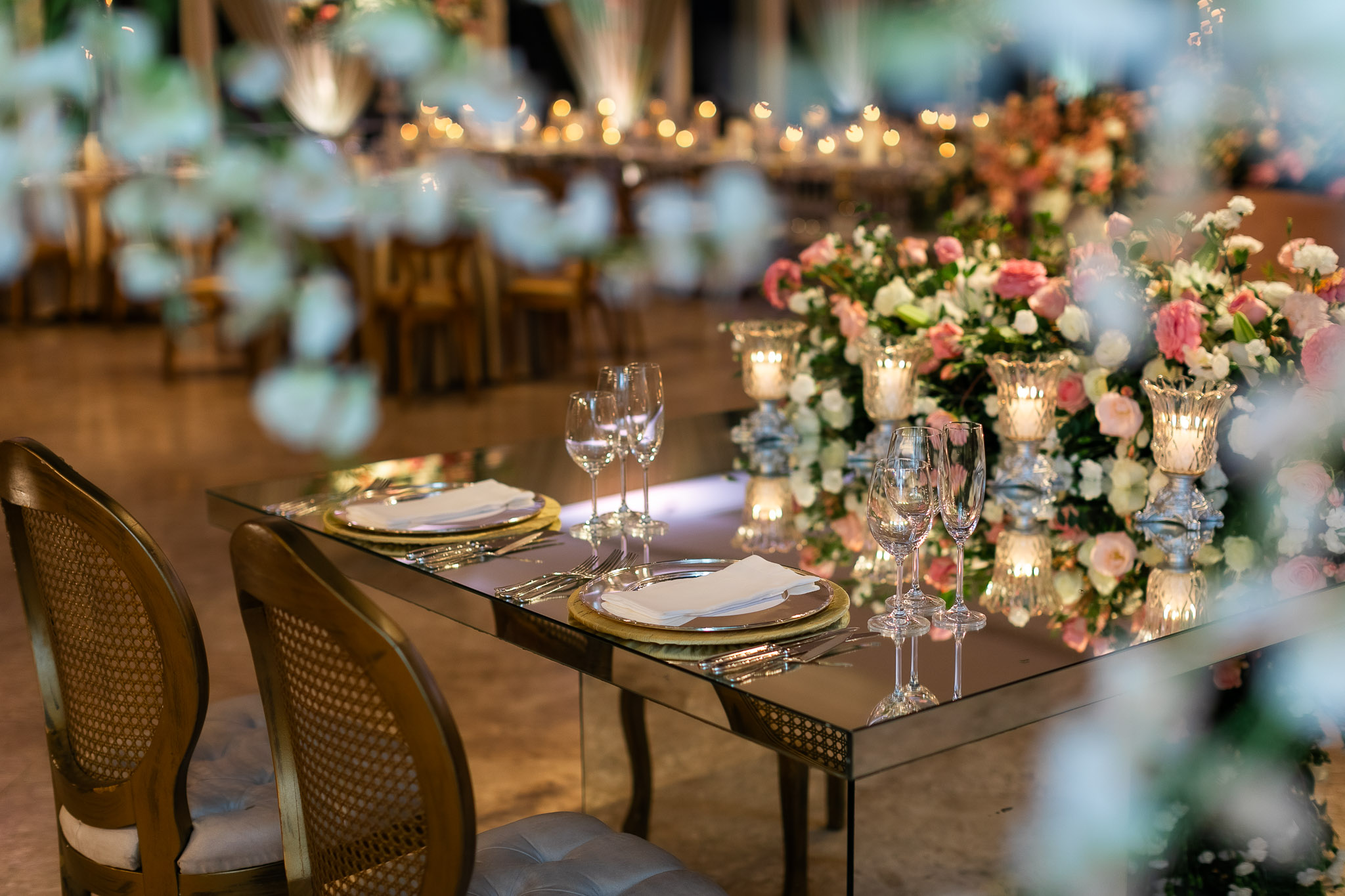 Casamento clássico: decoração da mesa dos noivos - Foto Emerson Fiuza 