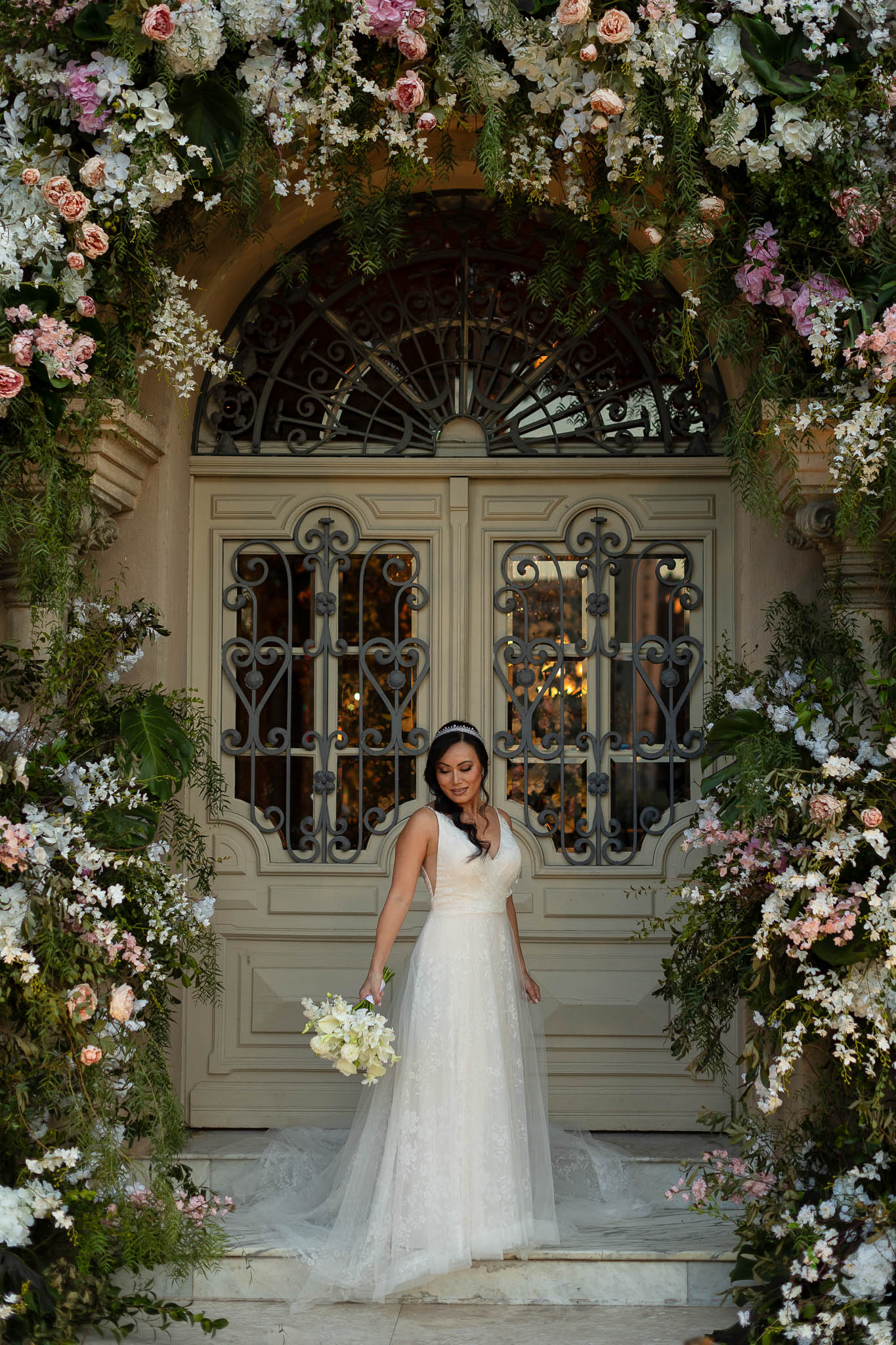 Casamento clássico: noiva na decoração - Foto Emerson Fiuza 