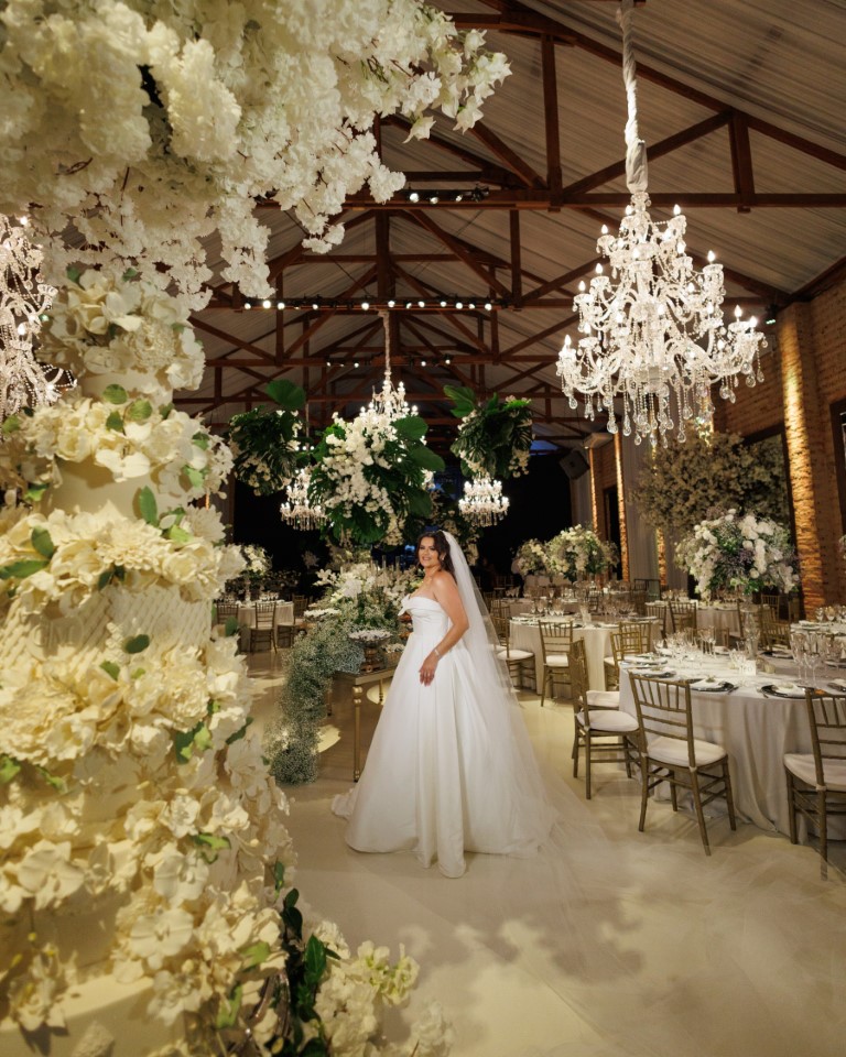 Casamento clássico: noiva na decoração de casamento - Fotos Adalberto Rodrigues   