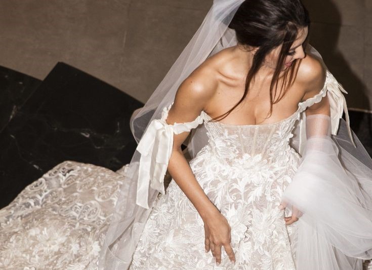 Mês das Noivas: Vestido de noiva feito sob medida ou de coleção?