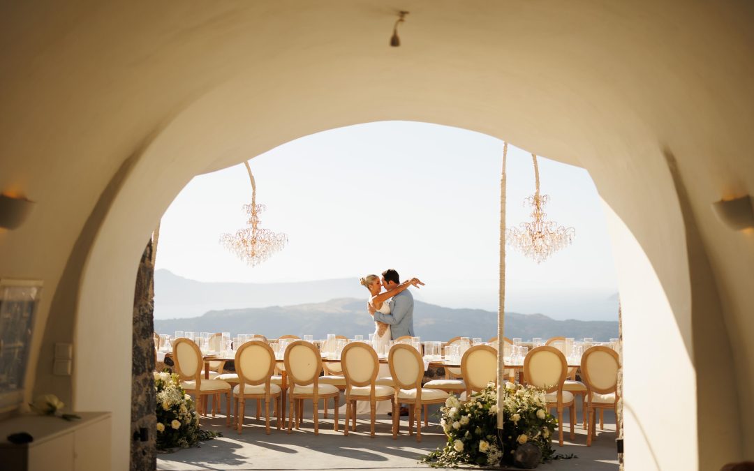 Exclusivo: Confira em primeira mão os detalhes do Destination Wedding internacional da produtora de eventos Luciana Krizanowski com o fotógrafo Marcel Kriegl na Grécia