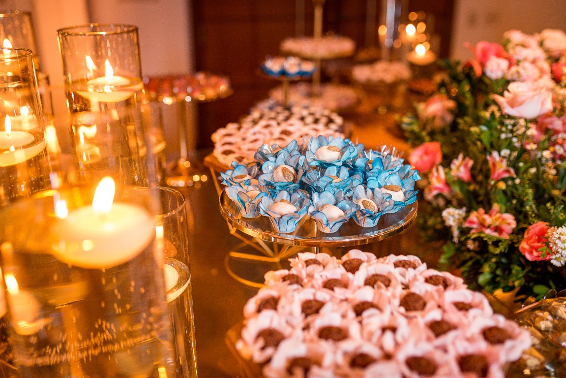 Casamento clássico: detalhes da mesa de doces - Fotos Rodrigo Barionovo e Dois Focus Fotografia