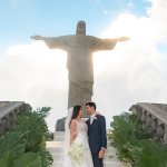 Cerimônia de casamento no Cristo Redentor: Noivos celebram união com vista panorâmica para o Rio de Janeiro | Foto Jour Béni Fotografia