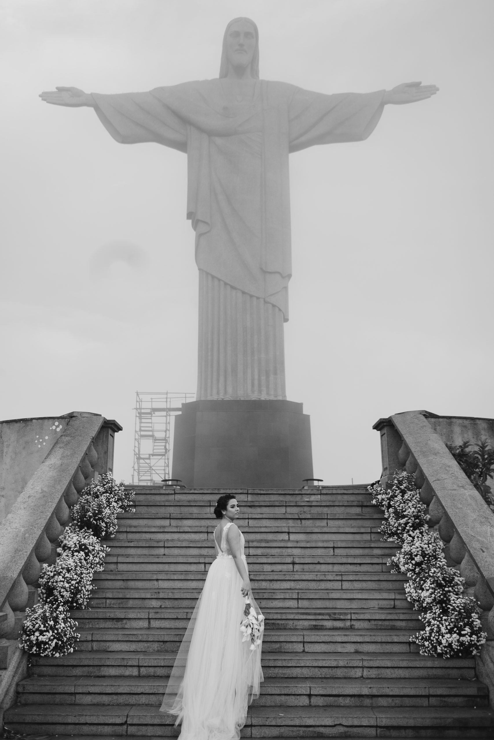 Noiva em sessão de fotos no Cristo Redentor | Foto Naira Spolidorio