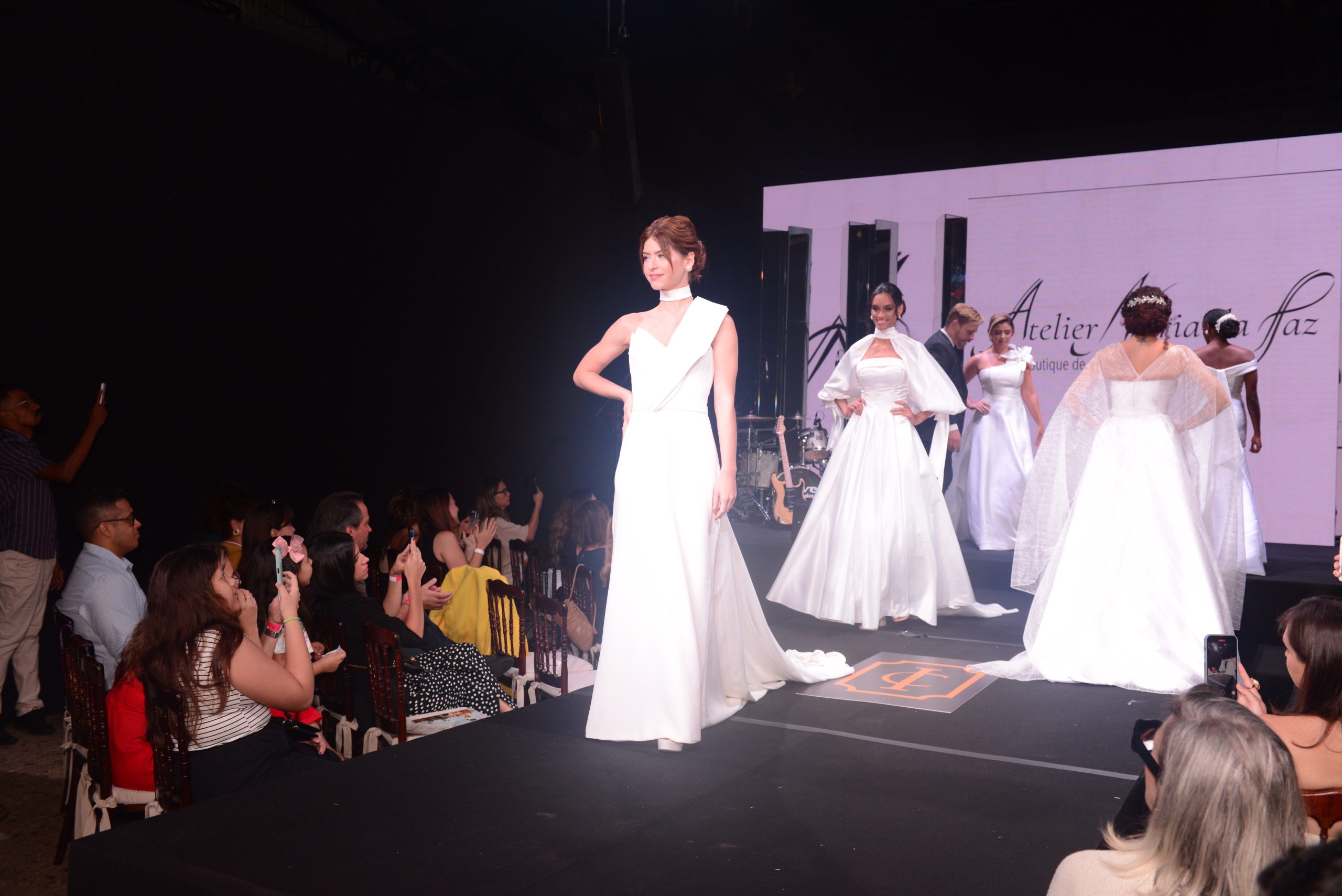 Desfile de vestidos de noiva durante o Inesquecível Casamento Week Rio | Foto: As Mais Foto e Filme