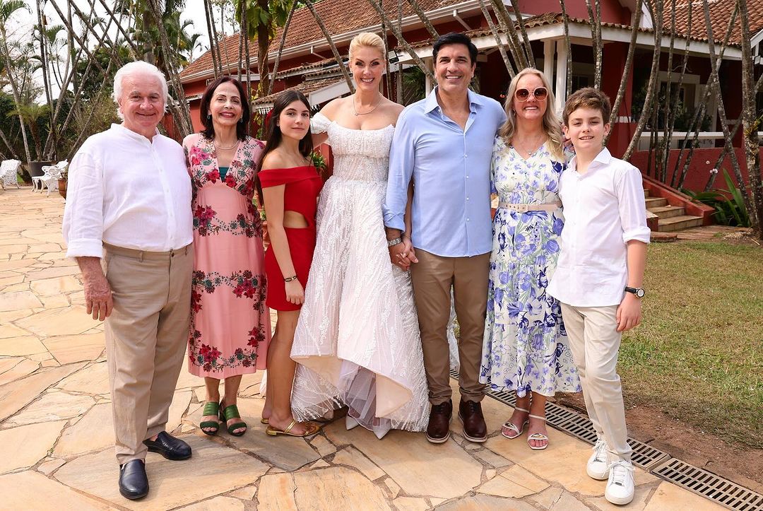 Ana Hickmann e Edu Guedes ao lado dos familiares  | Fotos: Brazil News