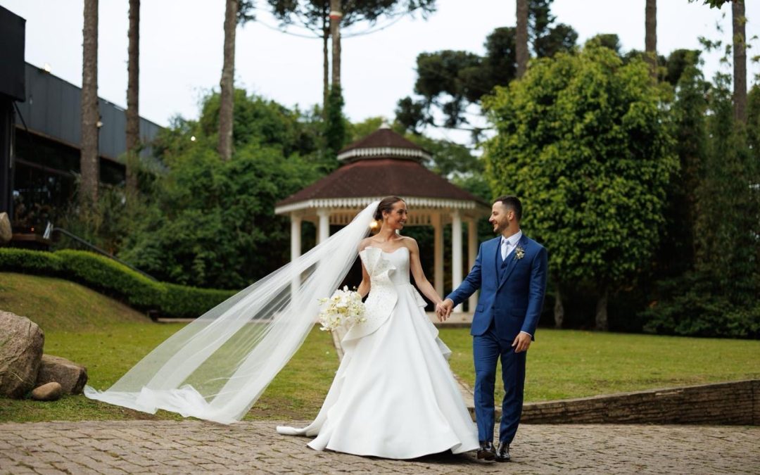 Romantismo, elegância e tradição. Um casamento clássico sempre tem seu lugar!