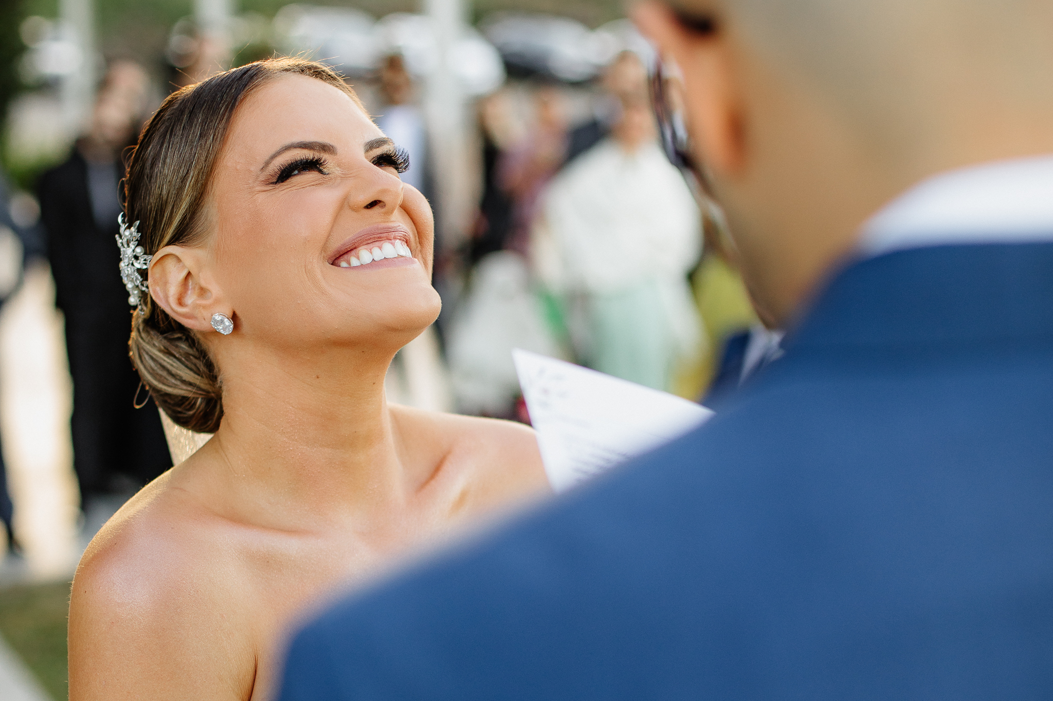 Noiva sorrindo | Foto: Renan Radici Fotografia