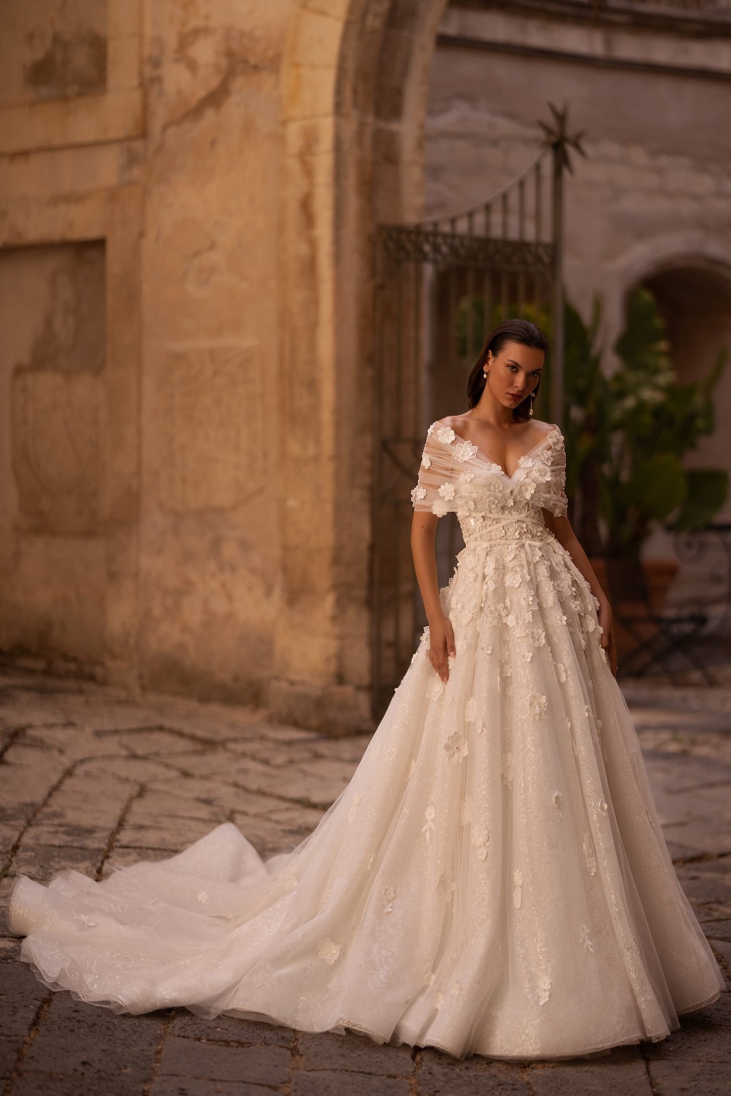 Vestido romântico com referências europeias | Foto: Acervo pessoal Villa de Las Novias 