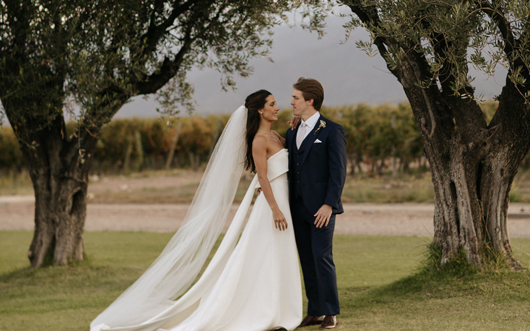 Romântico, emocionante e atemporal: O casamento de Bianca e Gabriel na Bodega Monteviejo | Foto: EukaWeddings