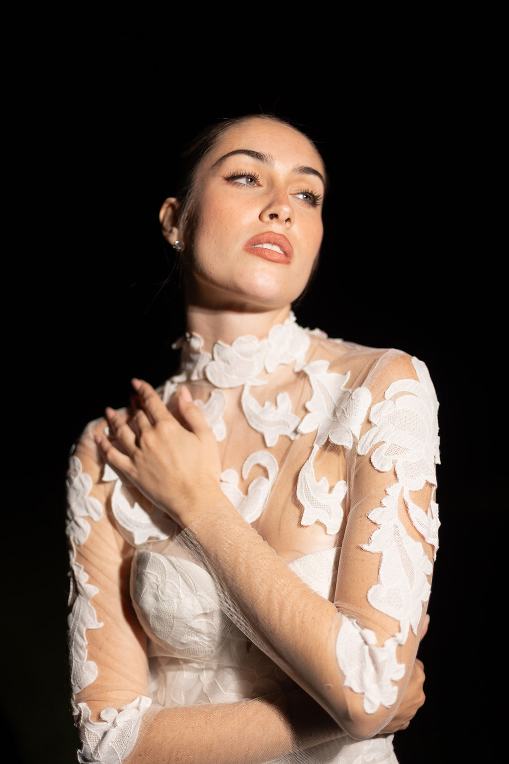 Vestido por Atelier Mariana Kuenerz | Foto: Sabrina Vasconcelos