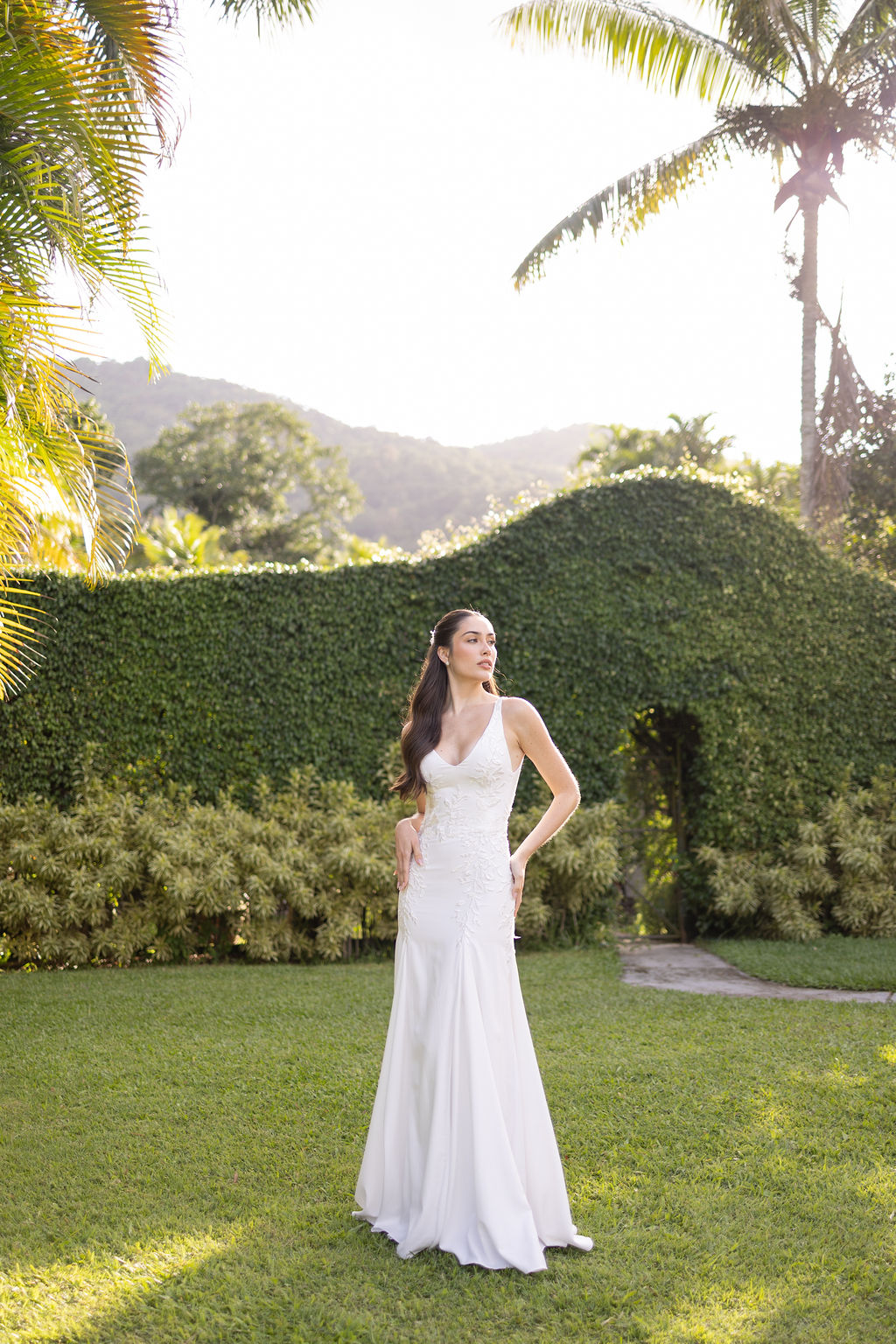 Vestido por Atelier Mariana Kuenerz | Foto: Sabrina Vasconcelos