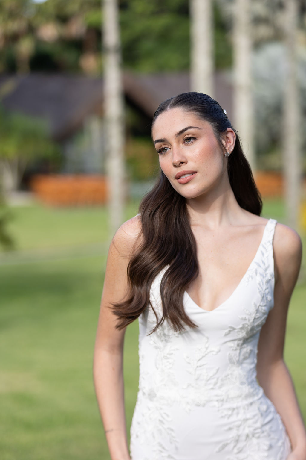 Vestido por Atelier Mariana Kuenerz | Foto: Sabrina Vasconcelos