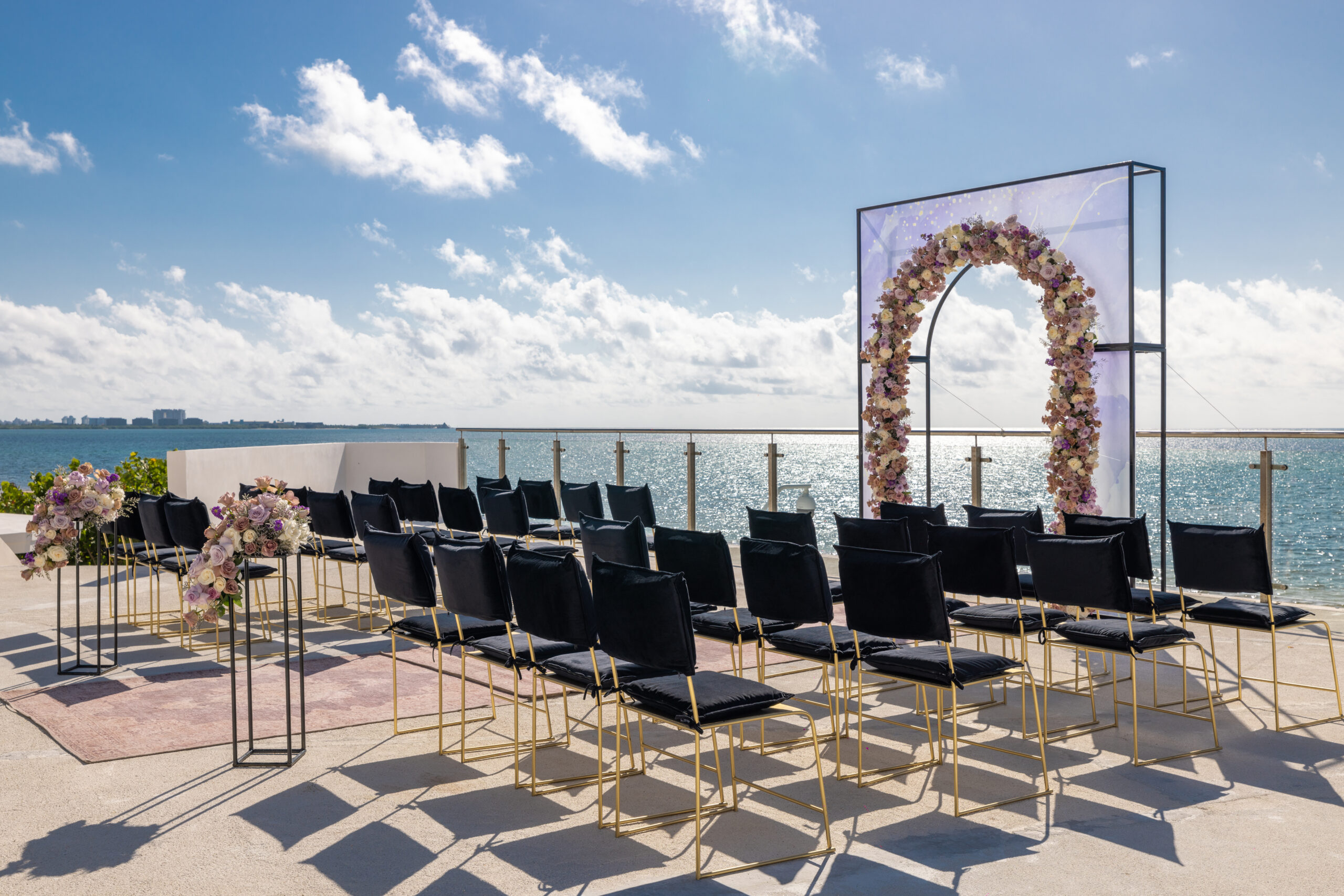 Espaço ao ar livre preparado para cerimônias de casamento | Foto: Divulgação