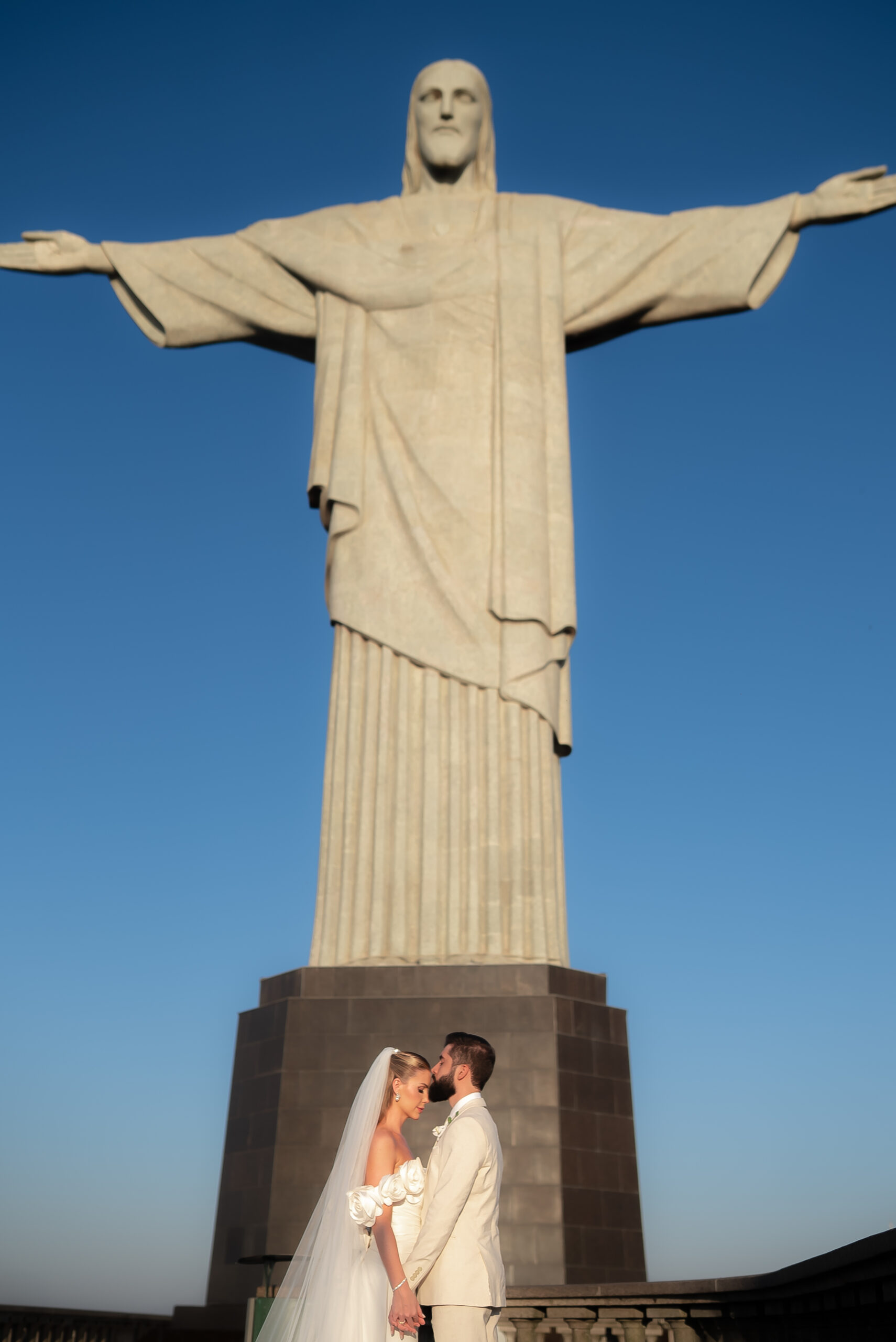 Casamento aos pés do Cristo Redentor | Foto: Jour Beni