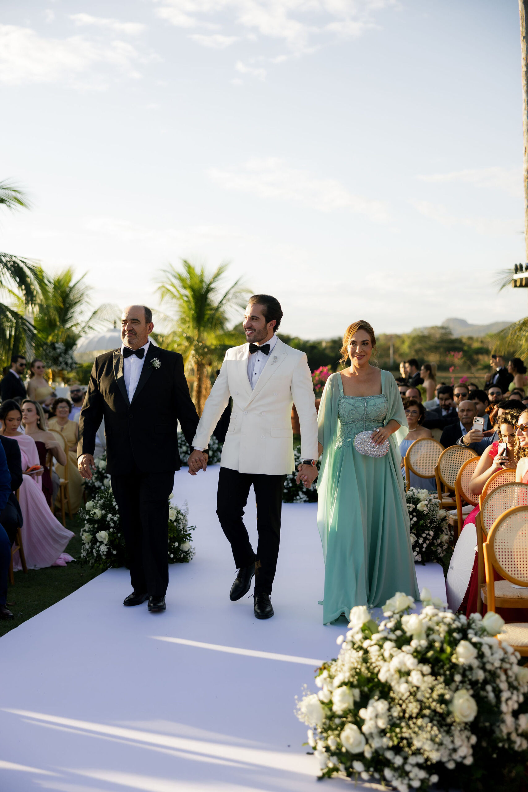 Giovanna e Filipe celebram casamento com inspiração italiana e cerimônia marcada pela fé