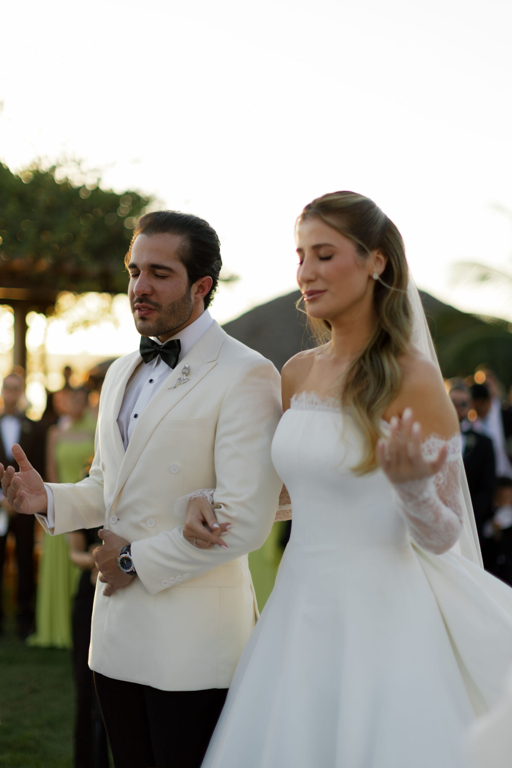 Giovanna e Filipe celebram casamento com inspiração italiana e cerimônia marcada pela fé