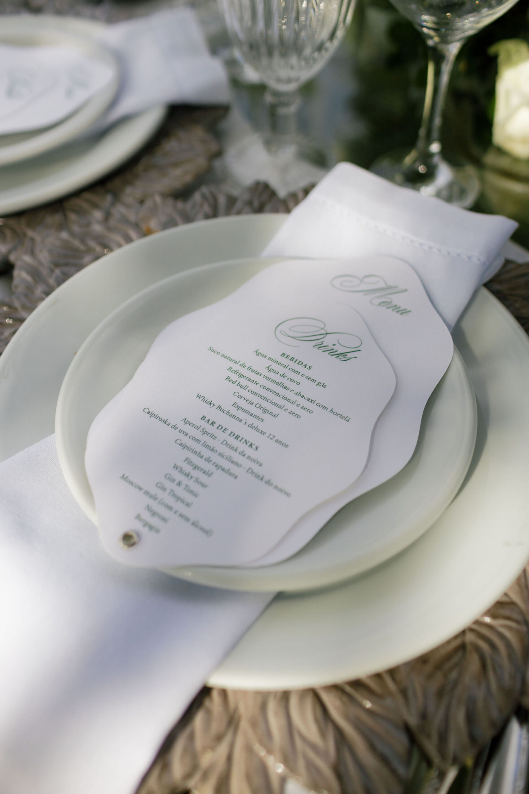 Giovanna e Filipe celebram casamento com inspiração italiana e cerimônia marcada pela fé