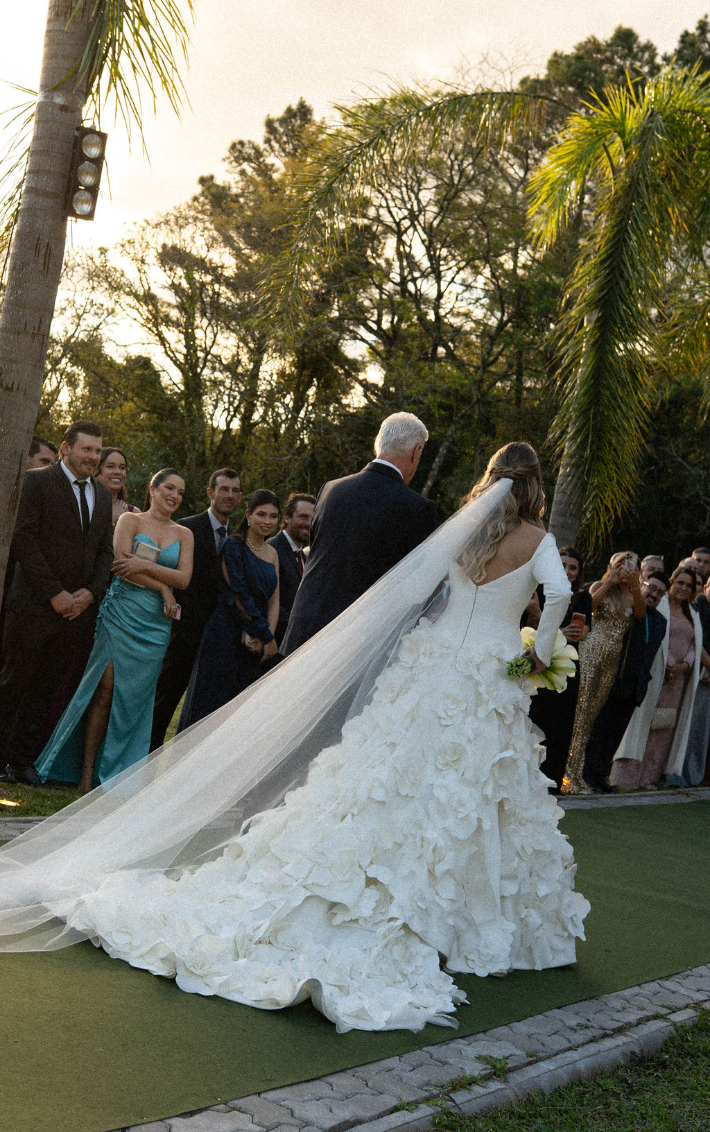 Jéssica e Rossano celebram casamento para 500 convidados em Santa Maria