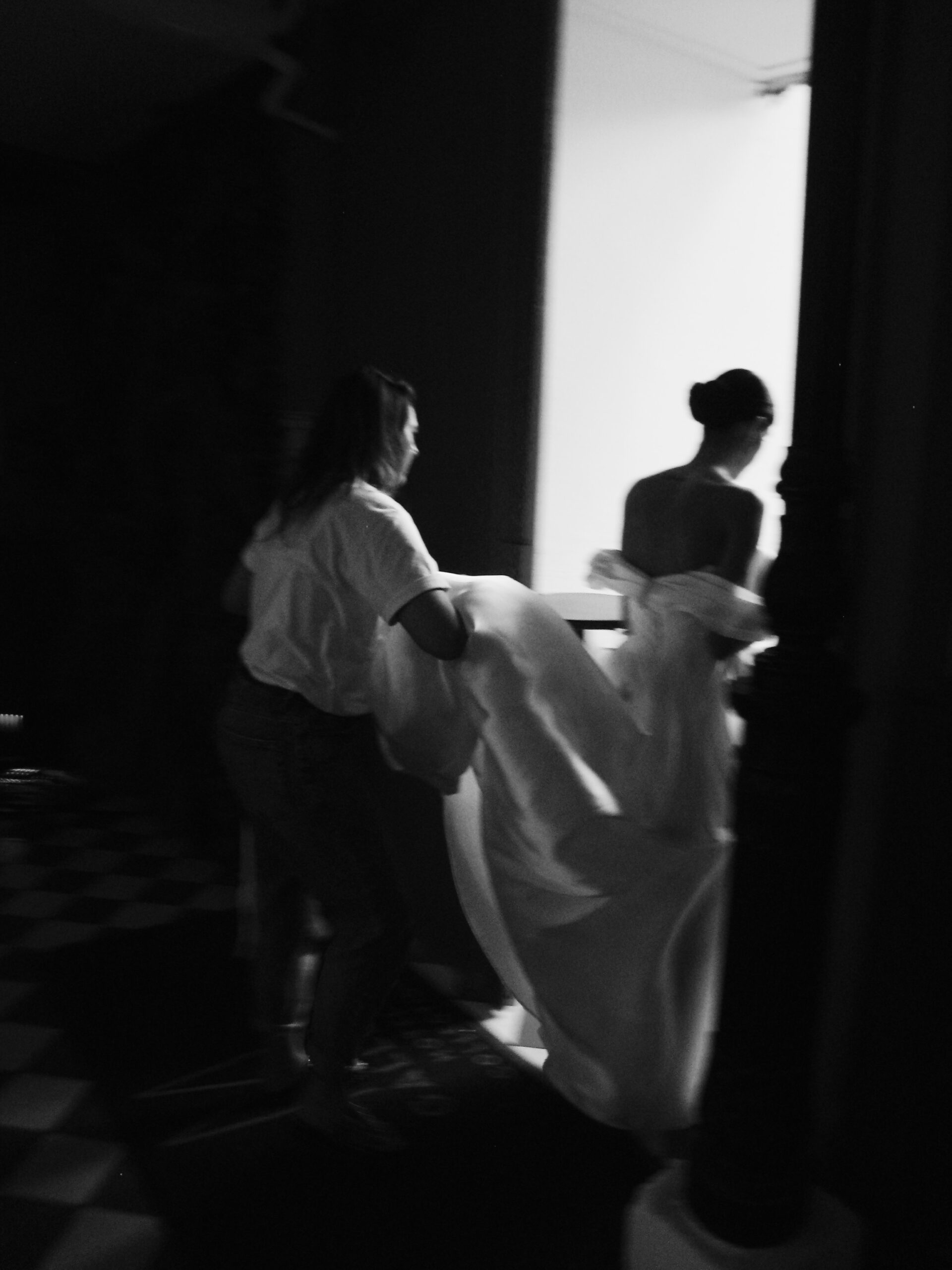 Editorial no Santa Teresa MGallery apresenta diferentes leituras de vestido para a noiva contempôranea