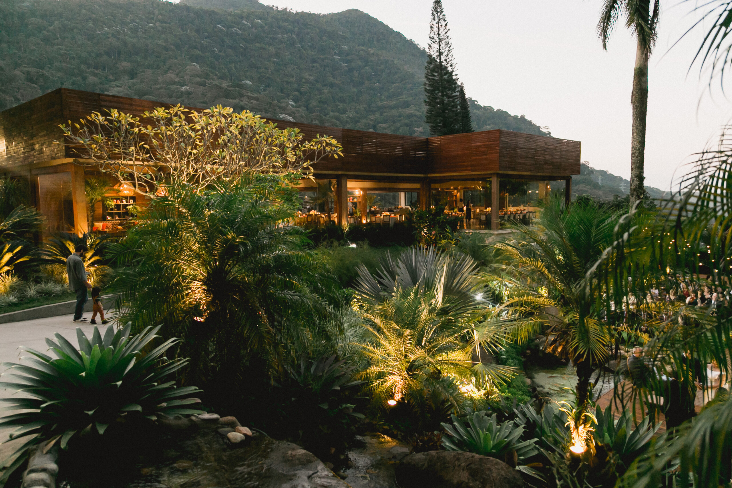 Casa do Alto integrada à vegetação do Alto da Boa Vista | Foto: Acervo local