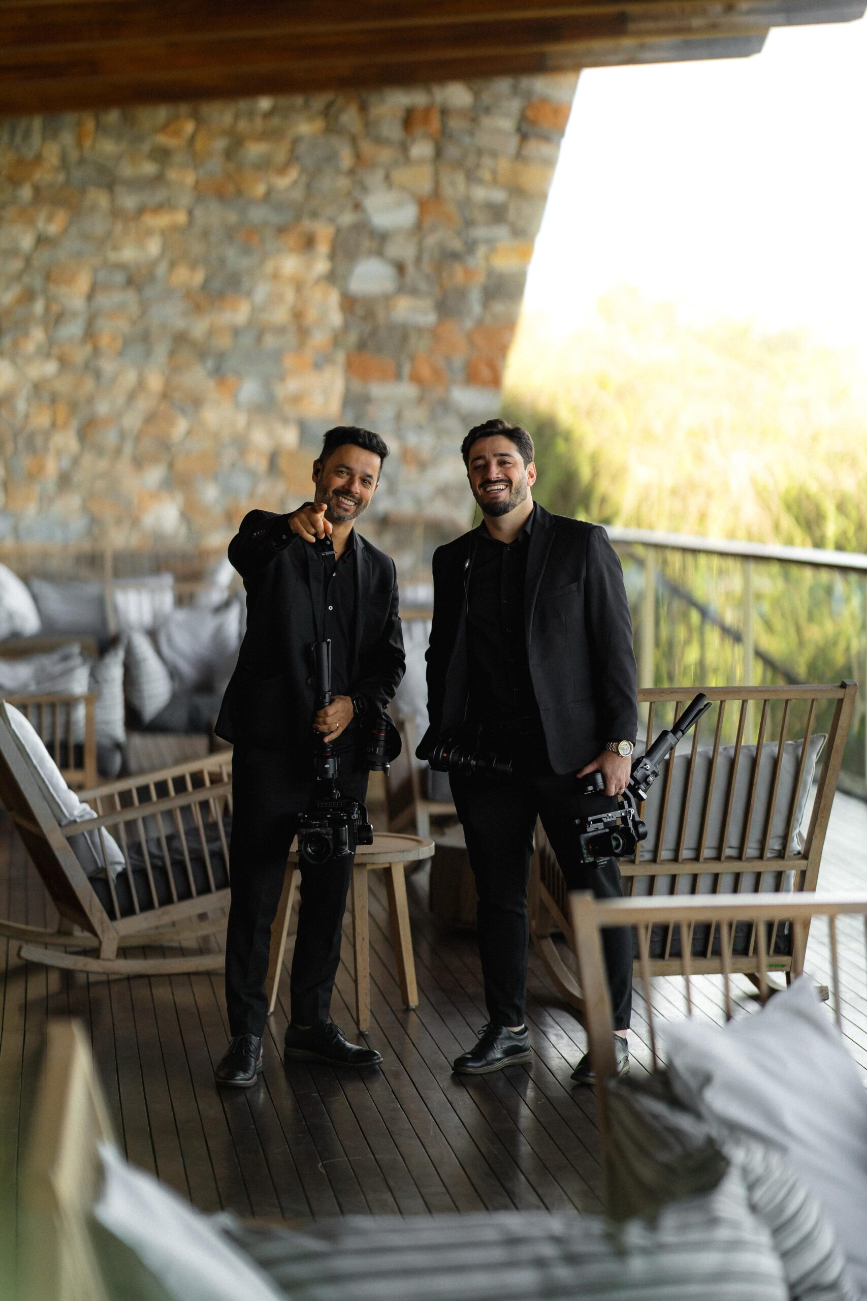 Integrantes da equipe Demetrios Filmes durante cobertura de casamento | Foto: Demetrios Filmes