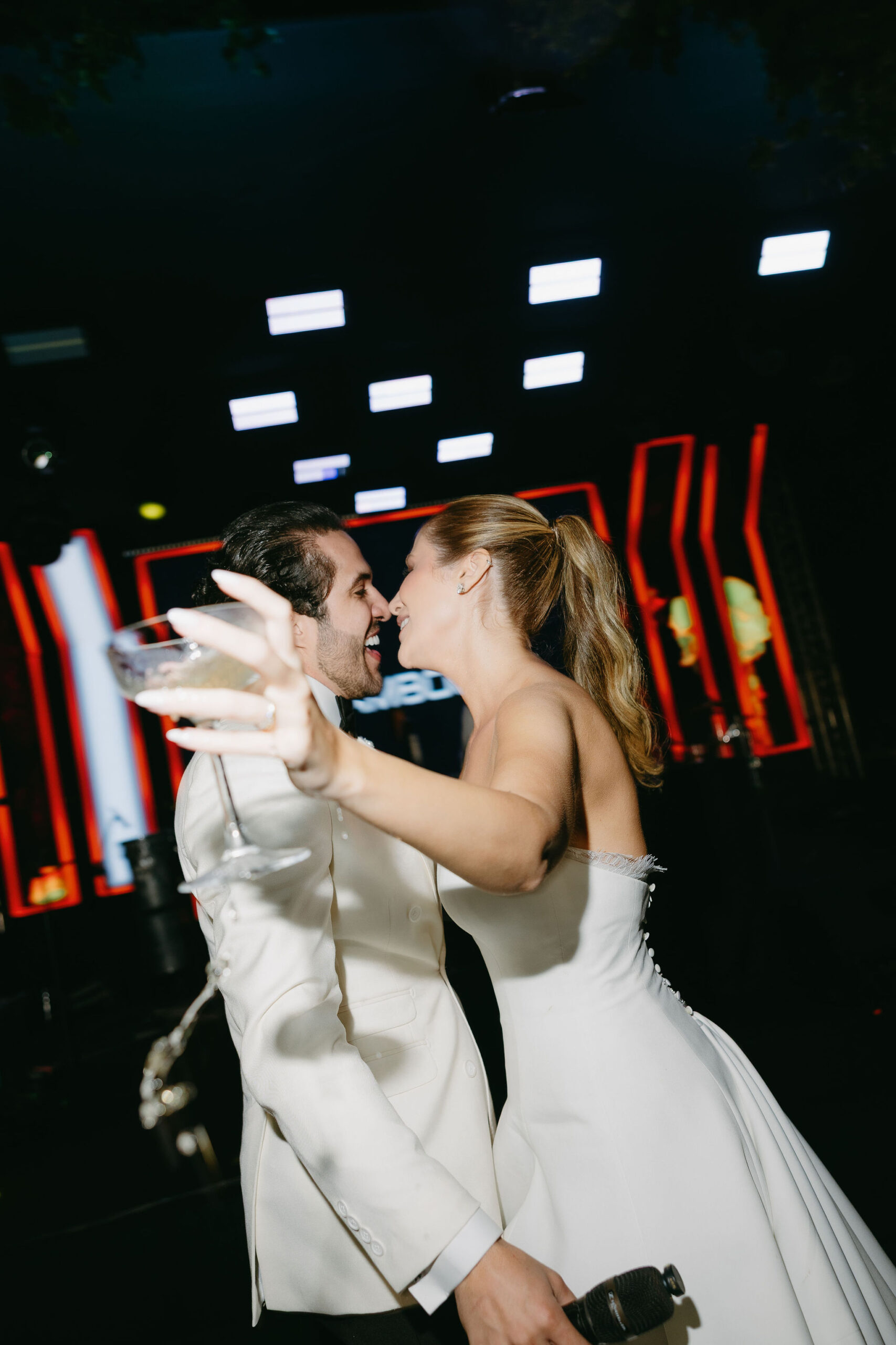 Giovanna e Filipe celebram casamento com inspiração italiana e cerimônia marcada pela fé