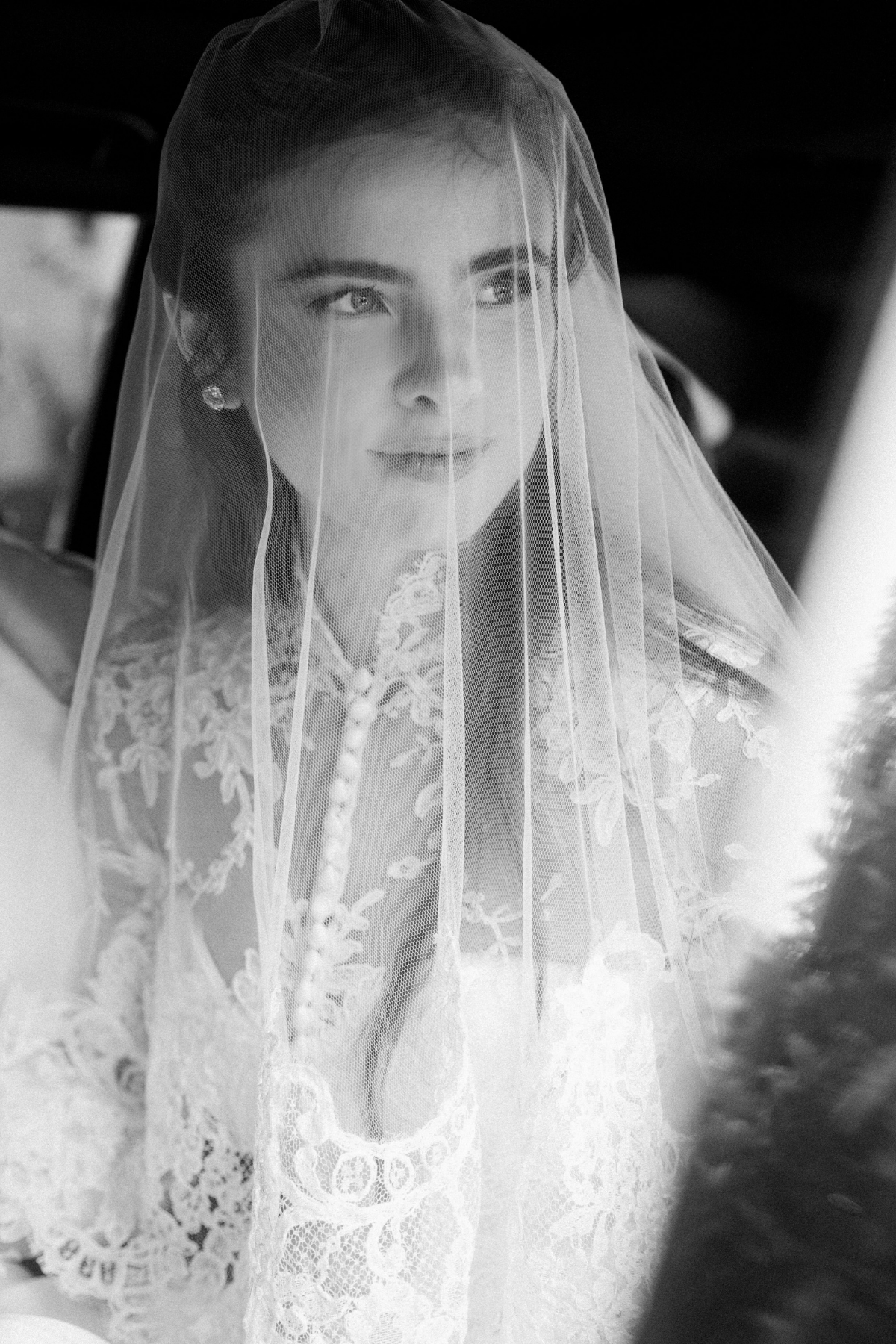 Giulia Be e Conor Kennedy celebram casamento no Rio com decoração clássica assinada por Dan Sendas