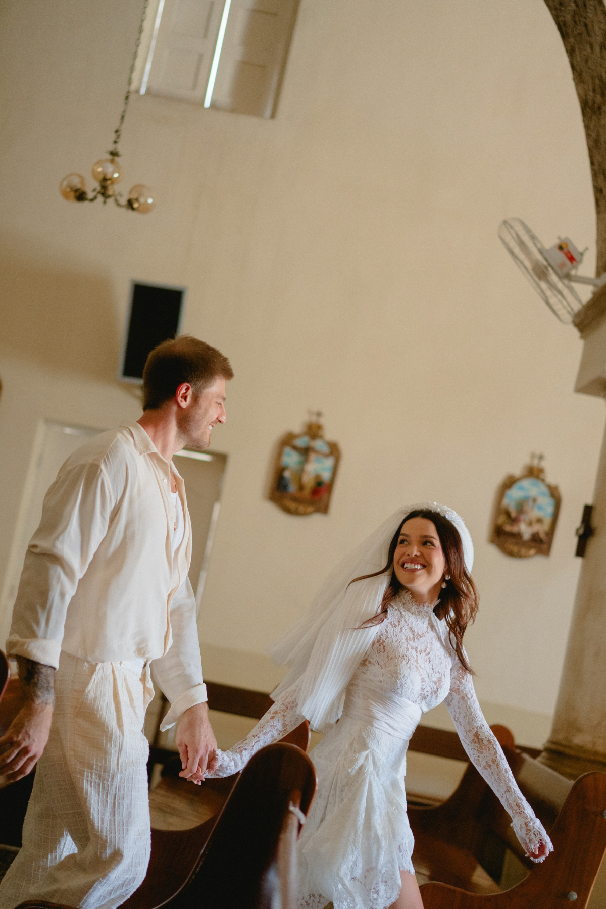 Juliette e Kaike Cerveny celebra casamento intimista no sertão da Paraíba com vestido que homenageia a avó