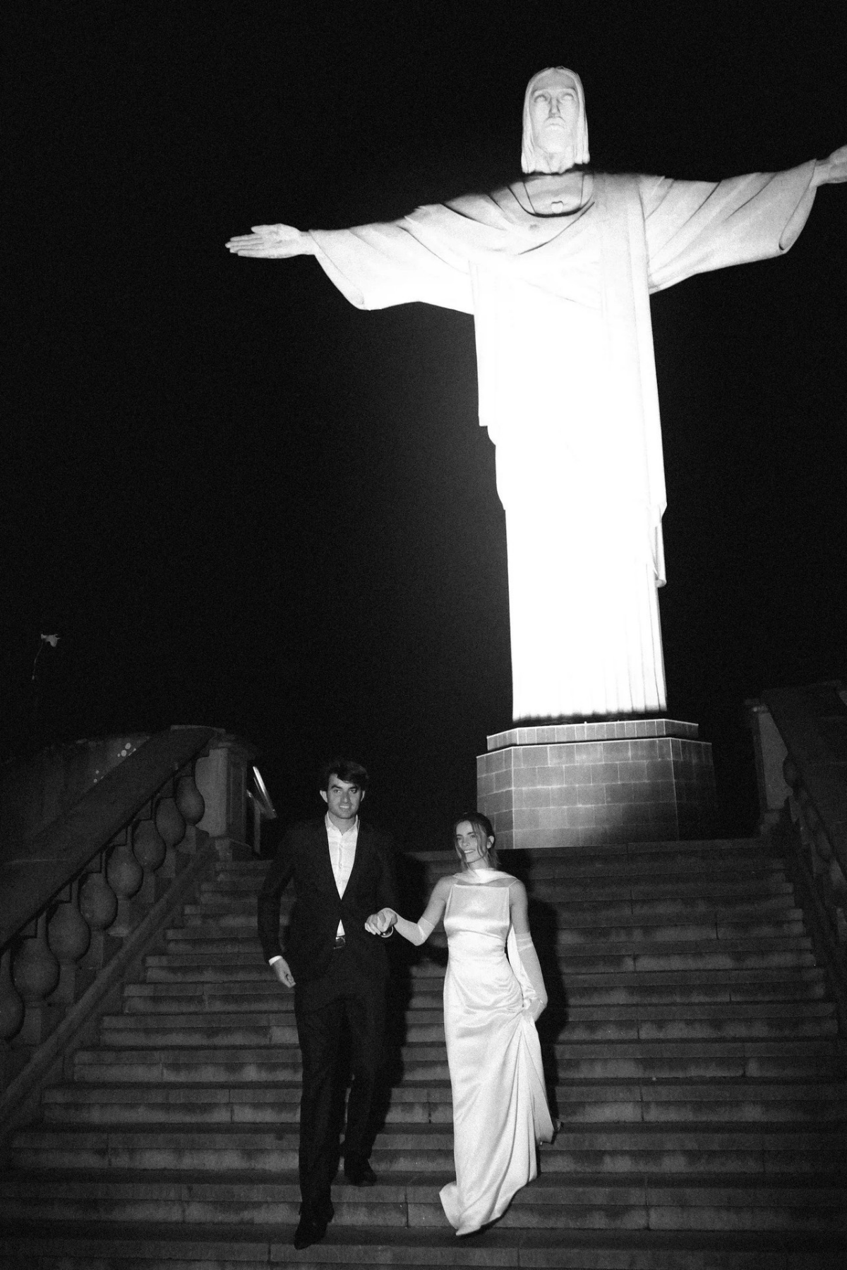 Giulia Be e Conor Kennedy celebram casamento no Rio com decoração clássica assinada por Dan Sendas