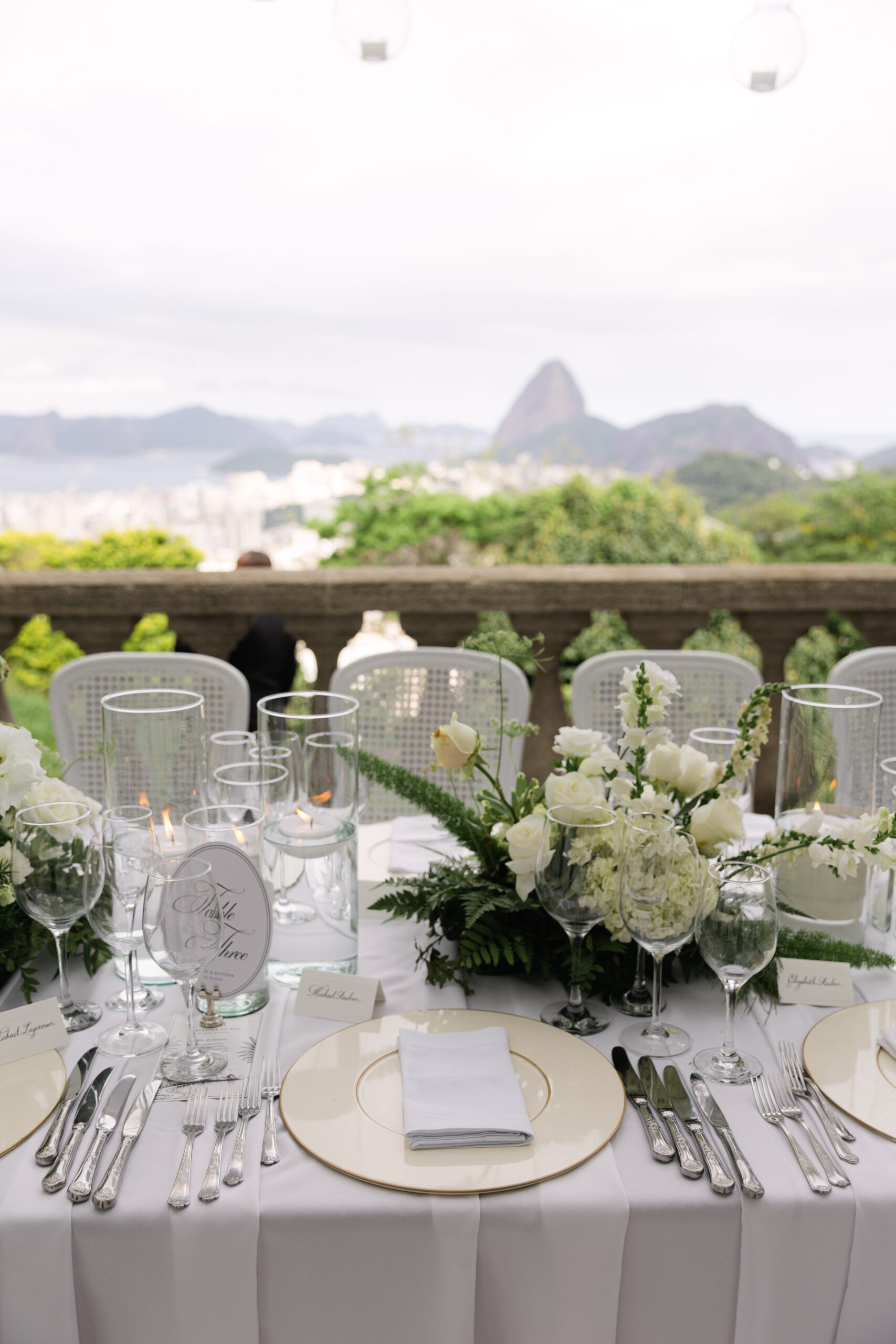 Casamento clássico, inspiração Old Money e um encontro entre Brasil e Estados Unidos